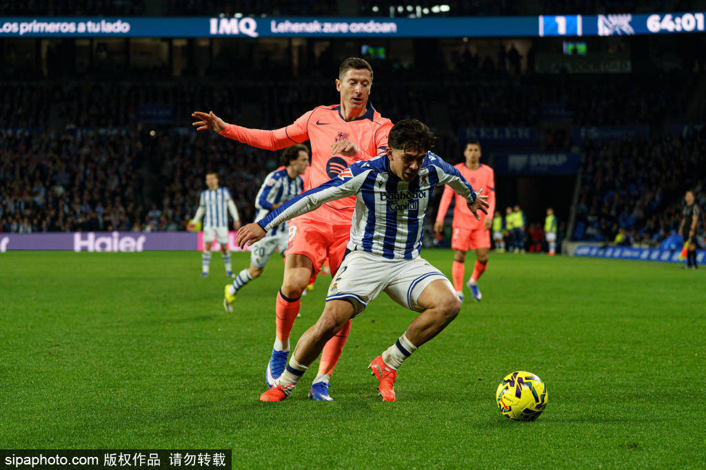 西甲争议判罚再掀波澜:埃切维里对孔德犯规引发裁判委员会热议