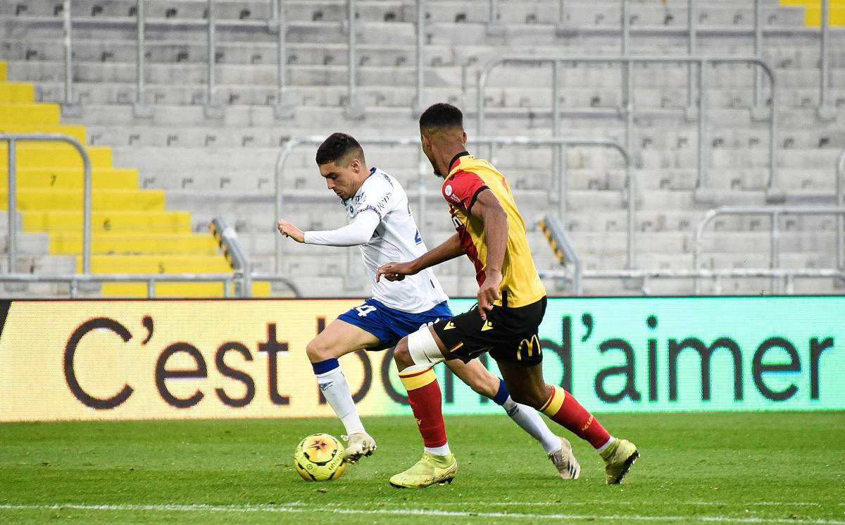 朗斯紧追法甲榜首仅差一分,昂热客场挑战难度大增?