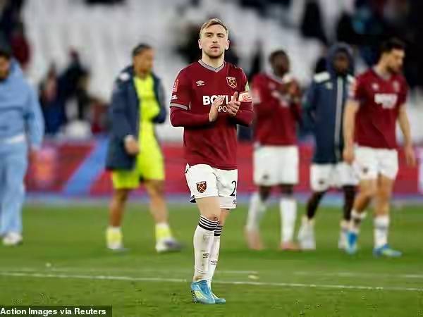 足坛悲喜夜,皇马1-1赫罗纳,铁锤帮4-0狼队,罗马3-0,霍村2-2