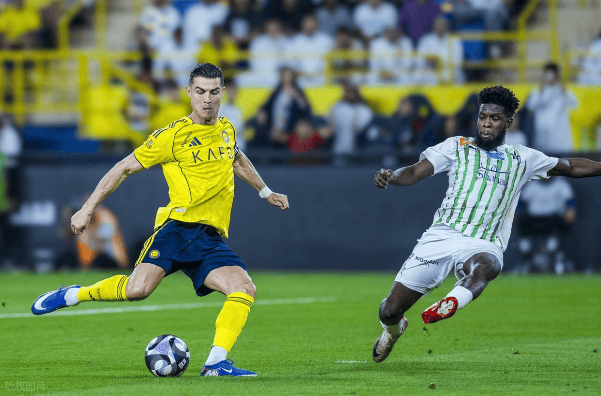 官方终于低头!C罗阿拉冠6球正式计入, 967球创历史新纪录!